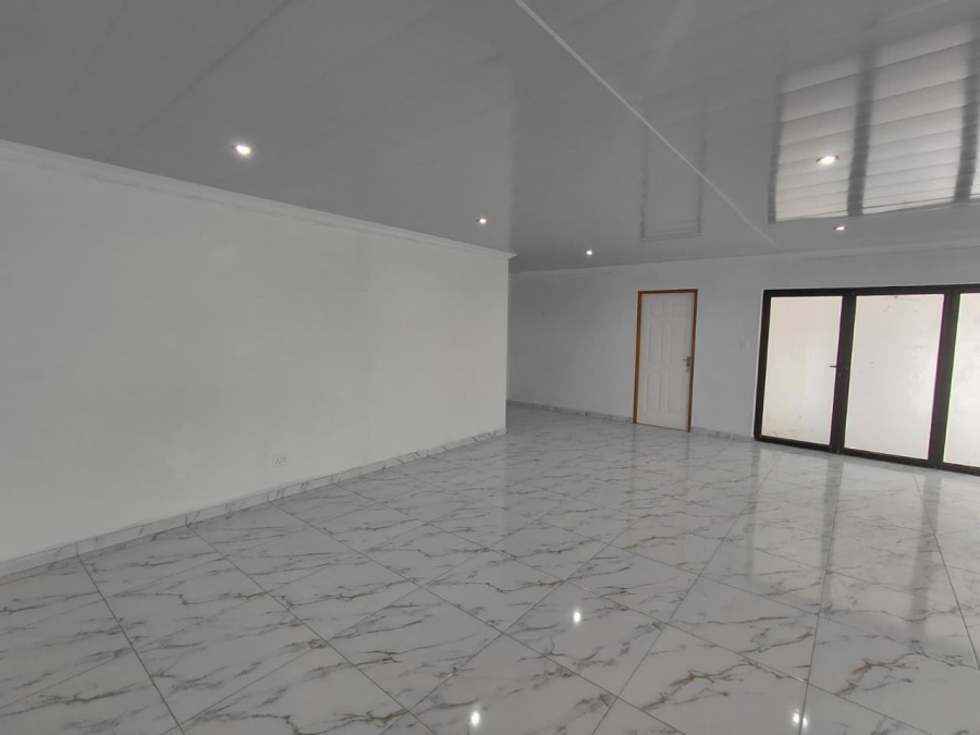 3 Bedroom Property for Sale in Paradise Beach Eastern Cape